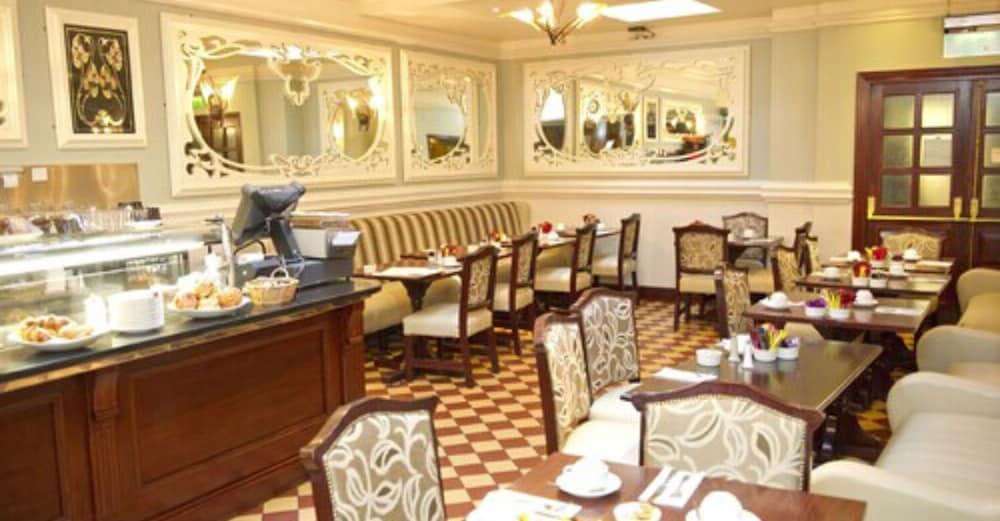 Headfort Arms Hotel Kells  Buitenkant foto